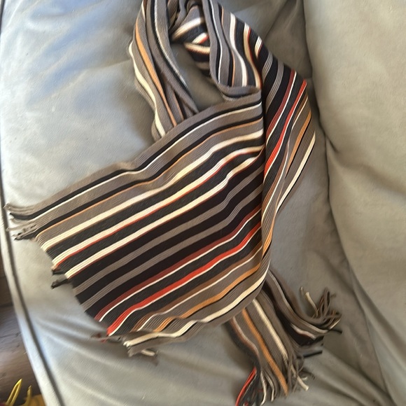 Excellent Scarf 🧣 - Picture 2 of 3